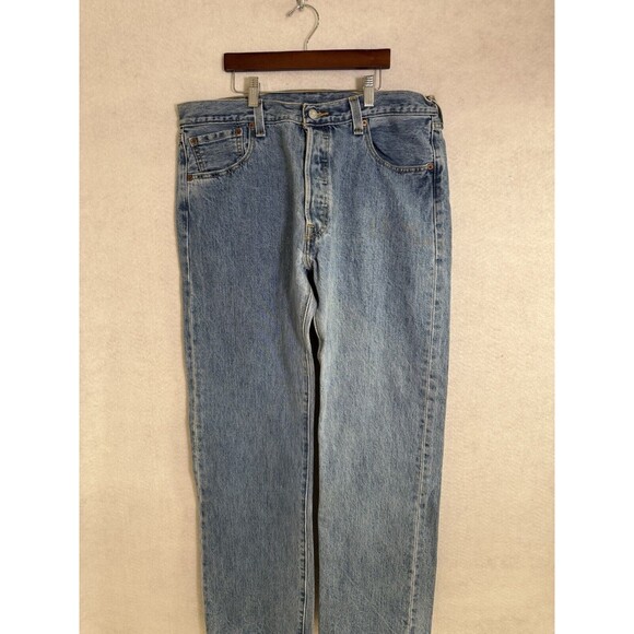 Levis 501 Blue Jeans Mens 36x32 Straight Leg Button Fly Light Wash Denim - Picture 2 of 10